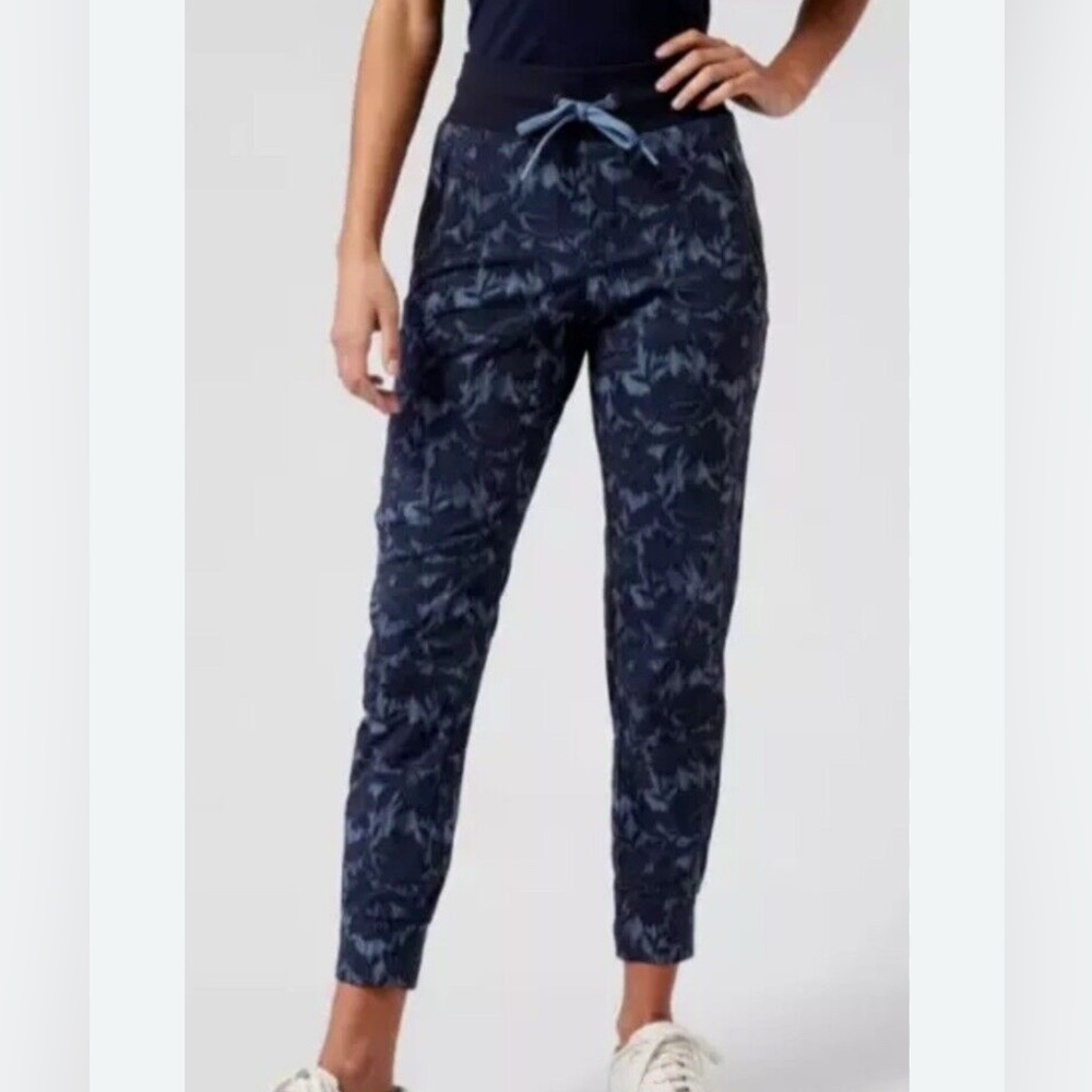 Athleta Trekkie North Jogger Ethereal Bloom Blue size 12